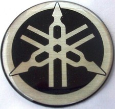 2 x Yamaha emblem sticker original packaging black/chrome 45 mm New