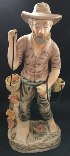 Grande statuette style