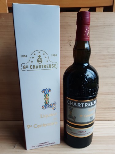 Bouteille chartreuse liqueur - chartreuse,