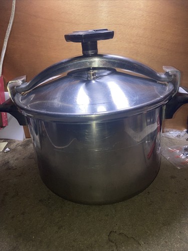Ancienne cocotte minute - (d,