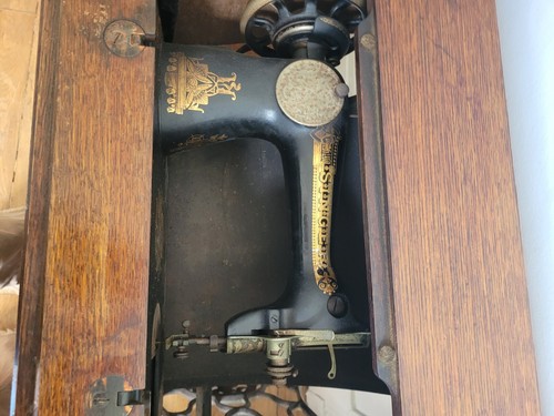 Machine coudre ancienne - à,