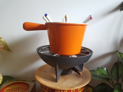 Creuset ancien service à - le,