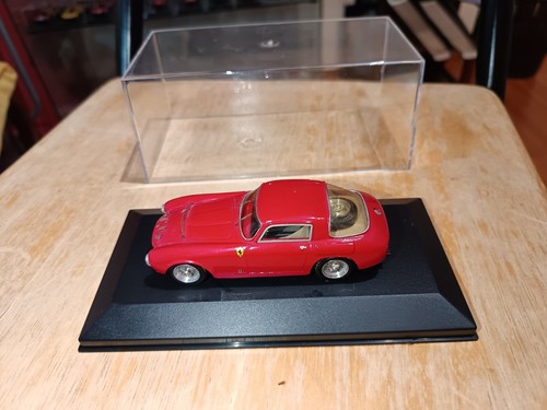 Miniature ferrari top - miniature,
