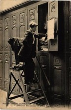 Old postcard AK PARIS 11th Hotel Populaire des Hommes. Tenant Cabinets (700646)