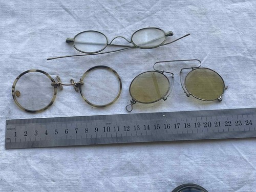 Lot anciennes paires de - anciennes,