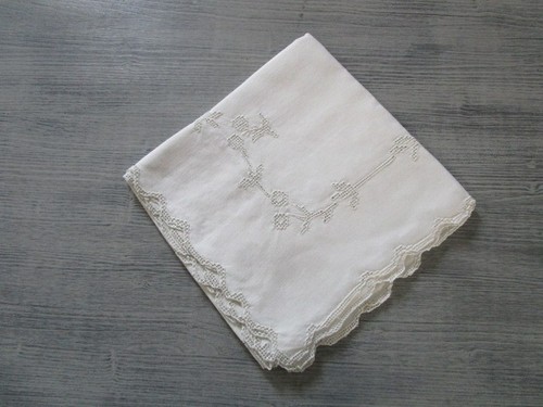 Nappe thé ancienne brodée - thé,