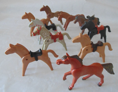 Lot chevaux playmobil - 10,