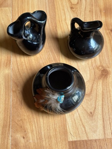 Tiwa indian black pottery - black,