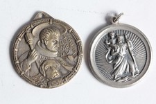 2 St. Christopher Medals (74183)