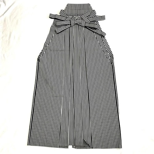 Hakama japonais rayé sur noir