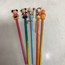 Ensemble de crayons papetaires personnages Disney et Peanuts mignons