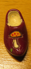 Antique BUTTON CLOG ornate MUSHROOM MOLDED GLASS brown