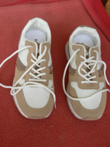 Paire chaussures sport femme - 1,