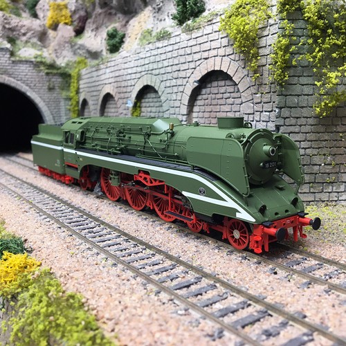 Locomotive vapeur 201 - à, 18