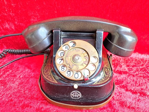Beau ancien téléphone - ancien,