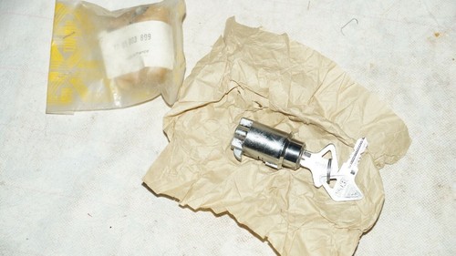 Bouton poussoir serrure - , de