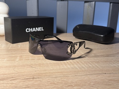 Lunettes soleil chanel - de, –