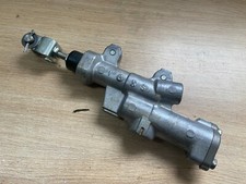 UN MAITRE CYLINDRE FREIN