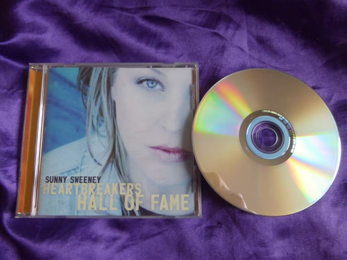 Sunny sweeney heartbreaker - sweeney, heartbreaker's