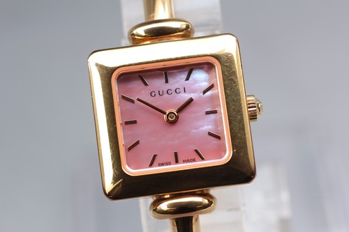 Presque comme neuve montre - [presque, neuve]