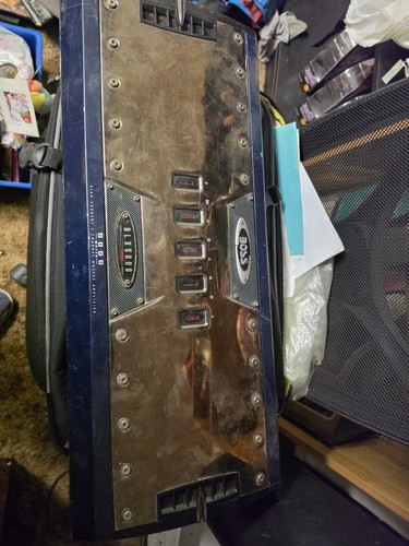 Boss 5000 watt amplifier - boss,