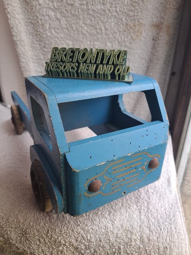 Grand ancien camion - , bois