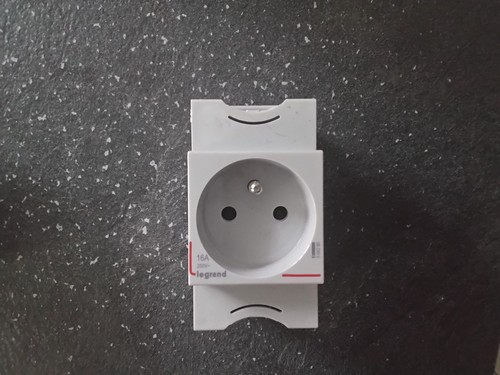 Prise courant modulaire - prise, de