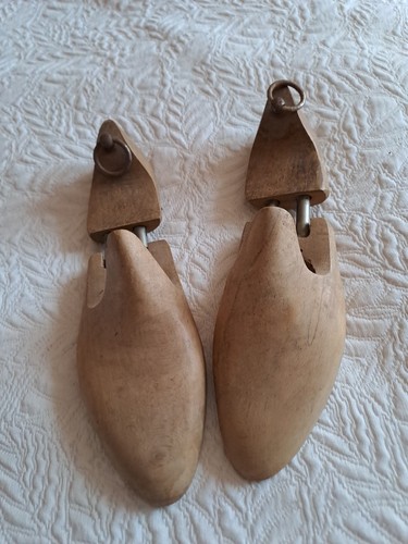 Formes chaussures bois - à,