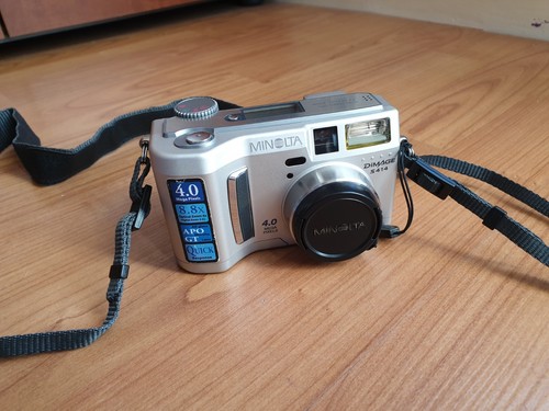 Appareil photo numérique - , *