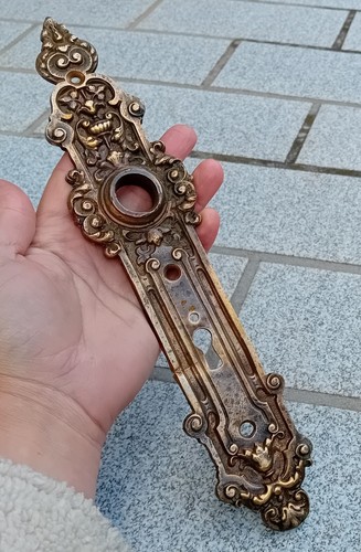 Antique door cleanliness plate