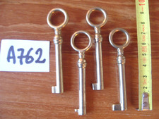 LOT A762 DE 4 CLÉ CLÉS CLEFS