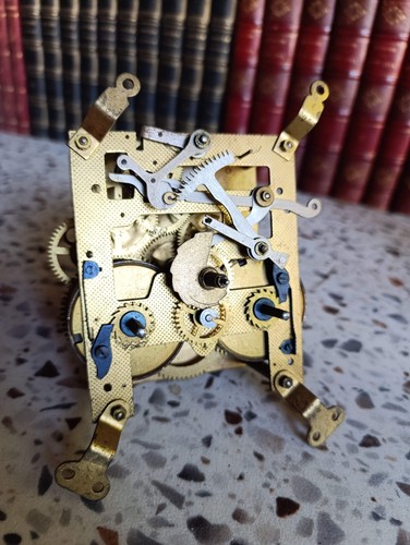 Mouvement horloge à - d’horloge,
