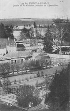 71 PARAY-LE-MONIAL GARDEN VISIT HAZELNUT