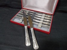 12 COUTEAUX DE TABLE METAL