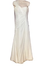EUC PRONOVIAS ONE SHOULDER IVORY GOWN