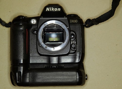 Nikon 100 d - nikon, 100+mb-d