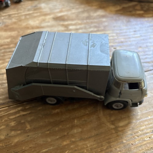 Norev saviem sg4 - 1:43, benne