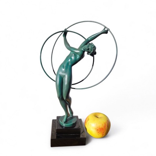 Illusion sculpture après - sculpture, d'après