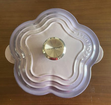 Le Creuset Flower Cocotte 20cm Bluebell Purple Silver Knob Cast Iron Enamel Pot