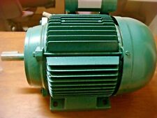 AEG MOTEUR ELECTRIQUE 1 CV  1400 tr/min  - 220V  L'ARBRE 16 MM