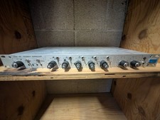 Vintage Rack Mount UREI Model 562 Feedback Supressor Equalizer