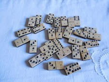 ANCIEN JEU DE DOMINOS EN OS ET EBENE