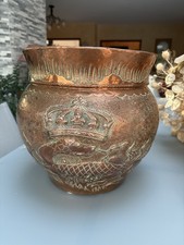 ANCIEN CACHE POT EN CUIVRE REPOUSSE MARTELE  XIX Blason Fleurs De LYS (château)