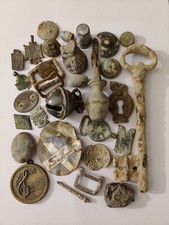 Lot D Objets Médiévaux Et