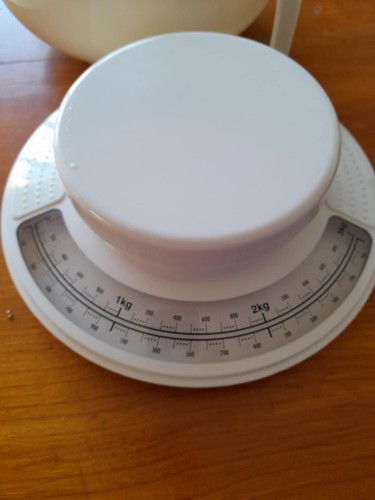 Ancienne balance cuisine - de,
