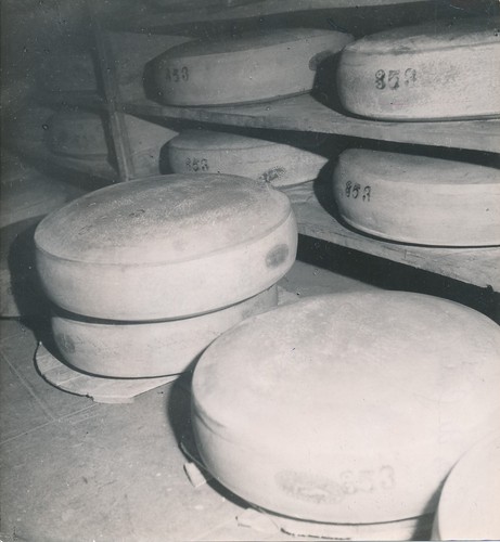 Cave fromage 1950 - À,