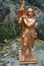 RE0459 BR  FIGURINE STATUETTE JEANNE D ARC EGLISE SAINT ROCH PARIS RESINE 26 CM