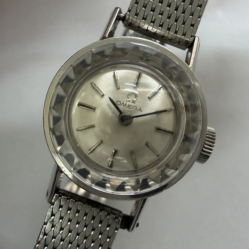 Montre pour femme authentique