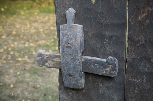 Porte bois dogon avec sa - porte,