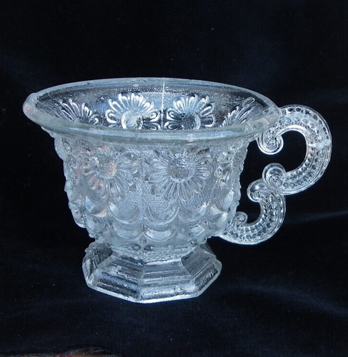 Tasse verre moulé - tasse,